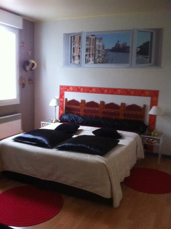 Chambre D'Hotes Dyrslot Bed & Breakfast Saint-Denis-de-Pile Bagian luar foto