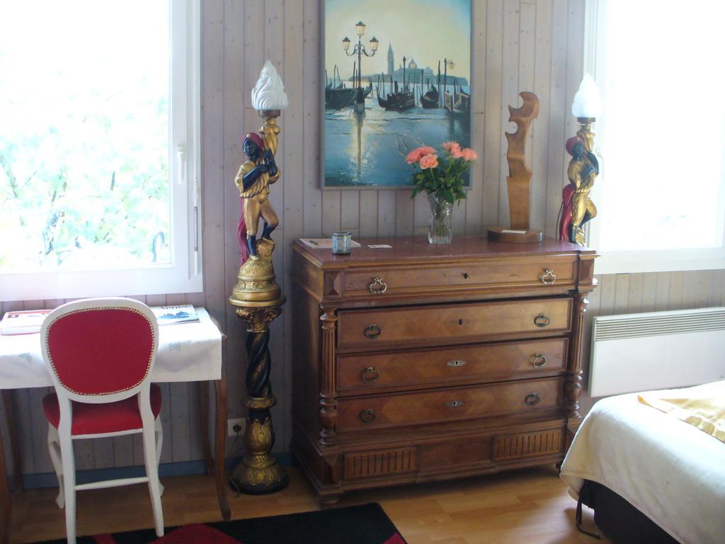 Chambre D'Hotes Dyrslot Saint-Denis-de-Pile Bagian luar foto