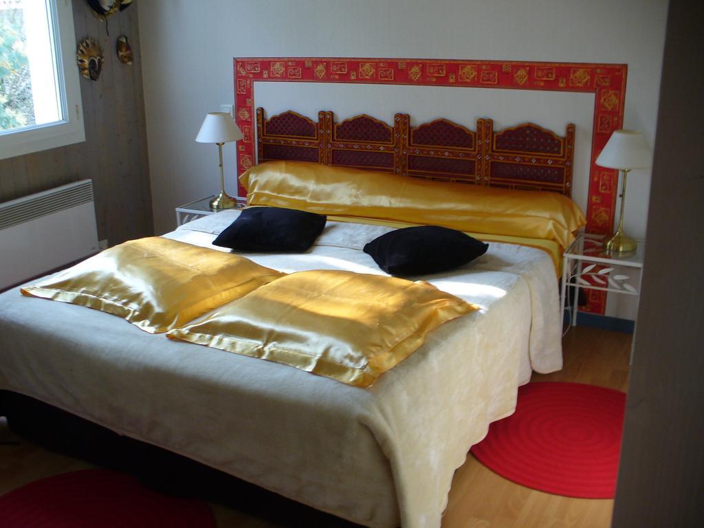 Chambre D'Hotes Dyrslot Bed & Breakfast Saint-Denis-de-Pile Bagian luar foto