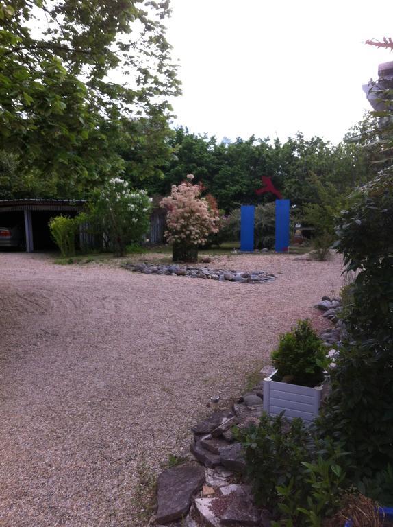 Chambre D'Hotes Dyrslot Saint-Denis-de-Pile Bagian luar foto
